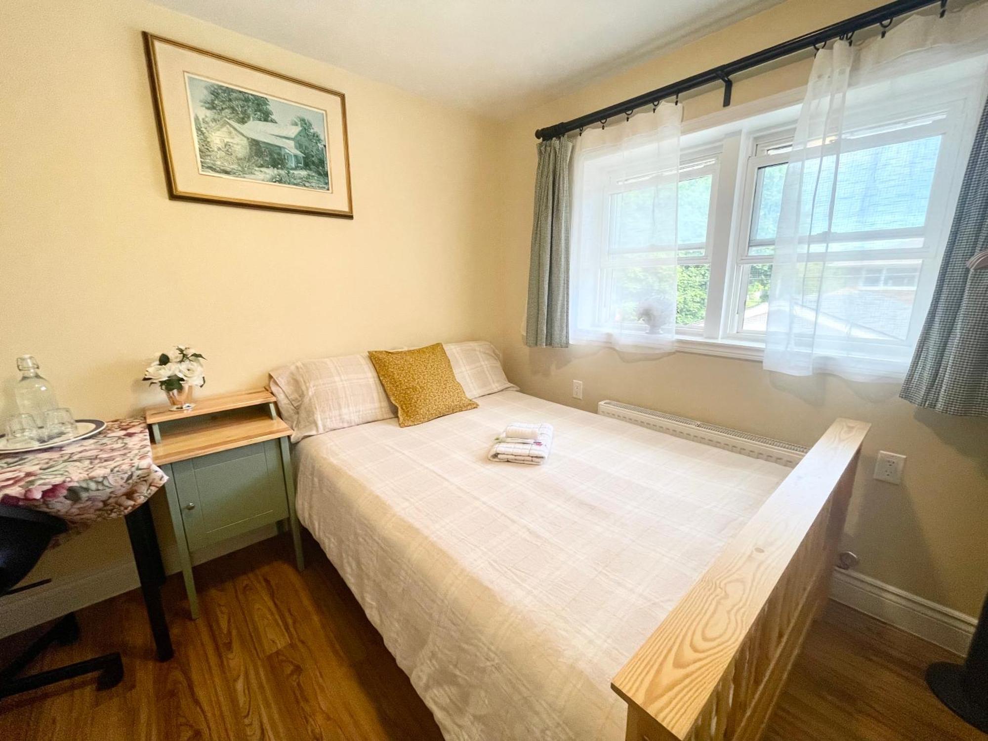 Bright&Modern Space Perfect For Couple And Family Step To Public Transit In Торонто Екстер'єр фото